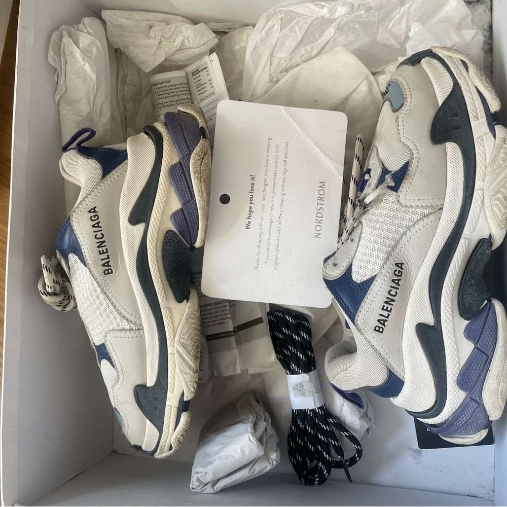 balenciaga triple s